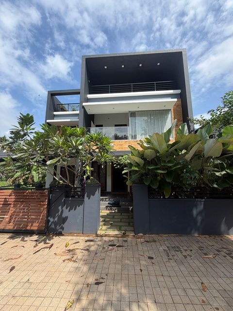 Premium 4 BHK House for Sale – Manarcadu, Kottayam - 1