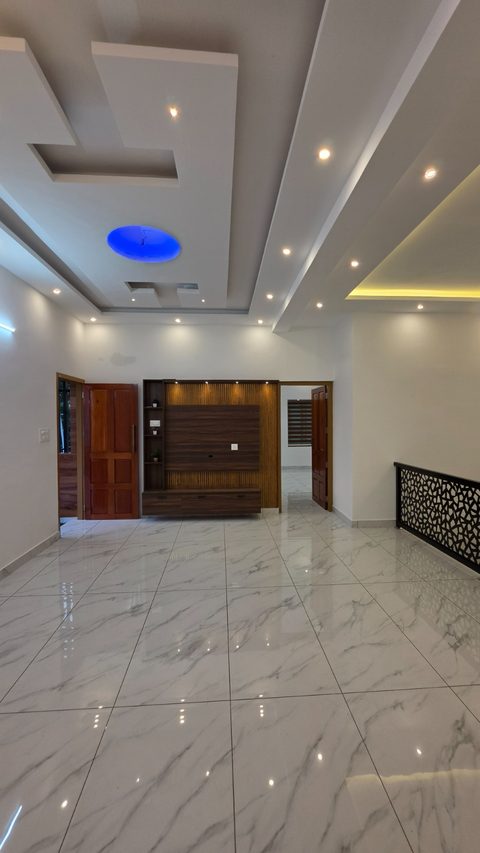 Premium 4 BHK House for Sale – Shankar Nair Road, Near Kundamankadavu - 11