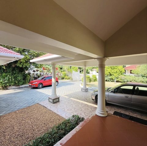4BHK Kerala Traditional House for Sale – Edappally, Kochi - 2