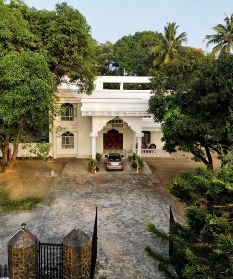 Premium Arabic-Style Waterfront Mansion for Sale – Thrissur - 2