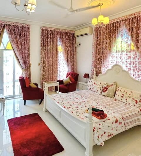 Premium Arabic-Style Waterfront Mansion for Sale – Thrissur - 9