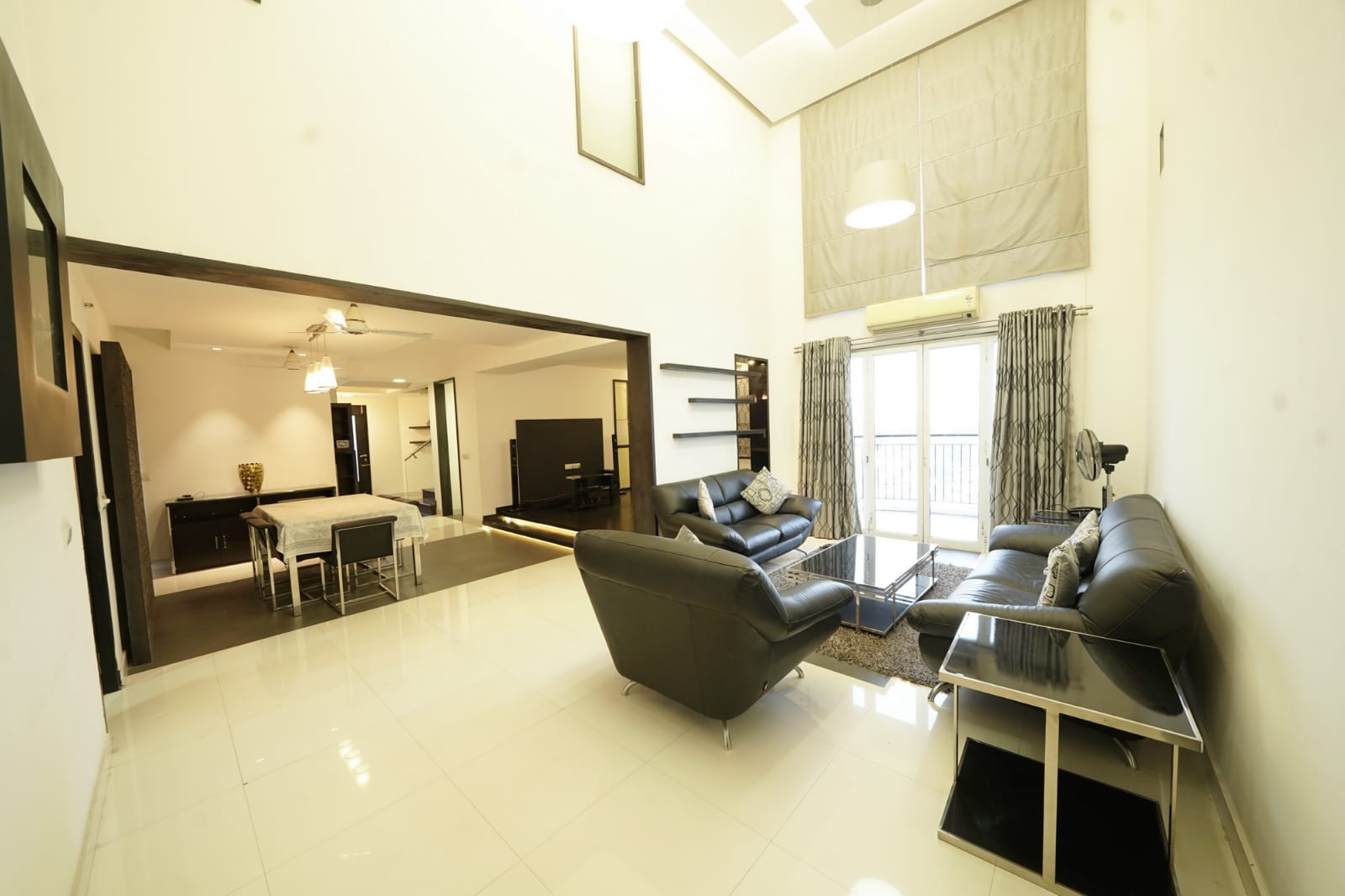 SFS Luxury Duplex Penthouse | 3BR Ensuite - Terrace with Palace Views | Fully Furnished - 7