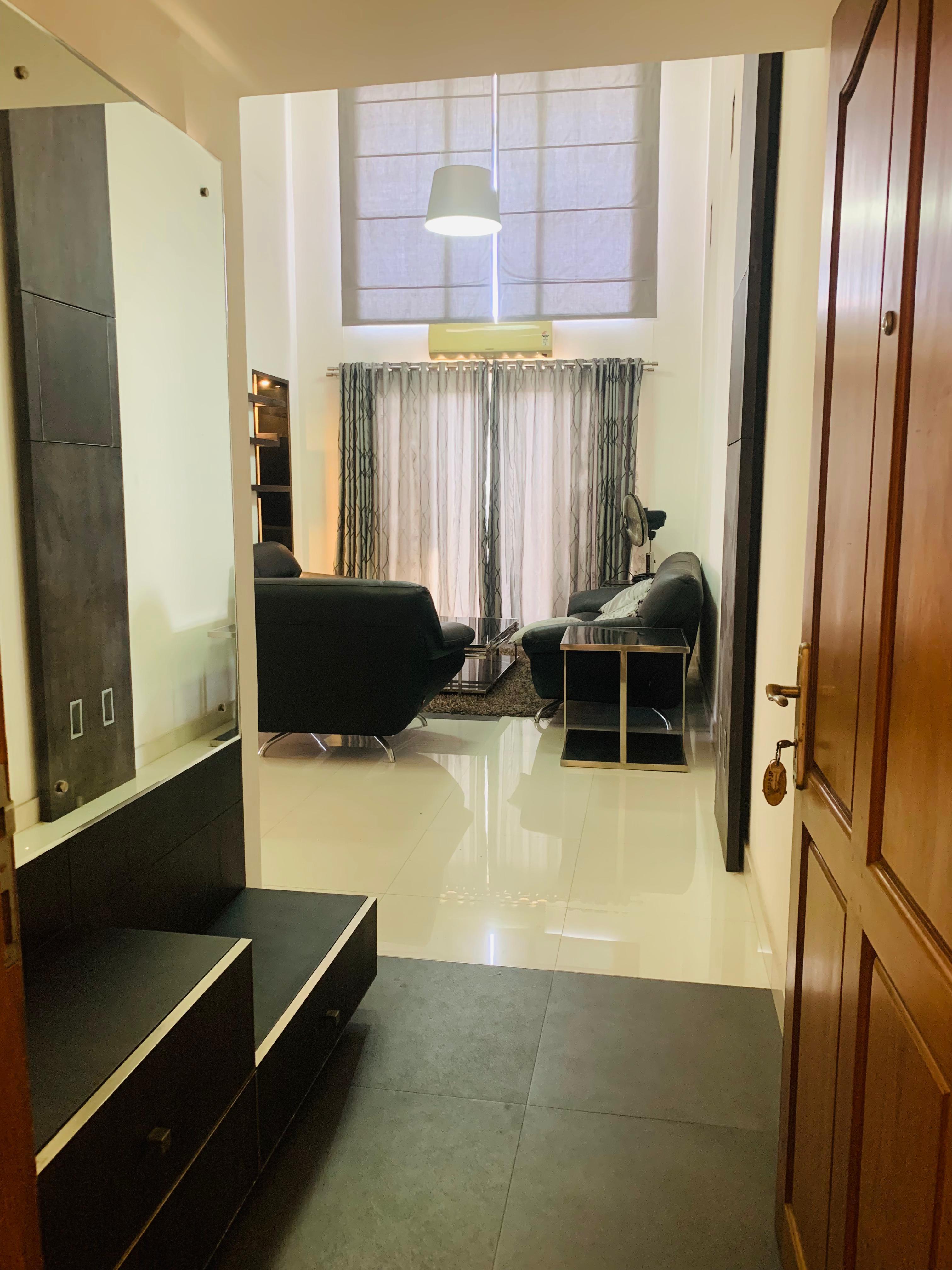 SFS Luxury Duplex Penthouse | 3BR Ensuite - Terrace with Palace Views | Fully Furnished - 16