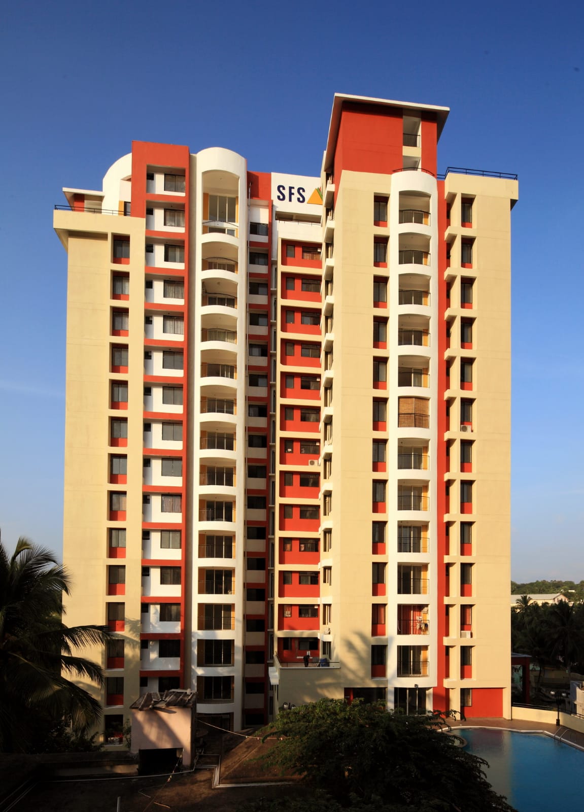 SFS Luxury Duplex Penthouse | 3BR Ensuite - Terrace with Palace Views | Fully Furnished - 2