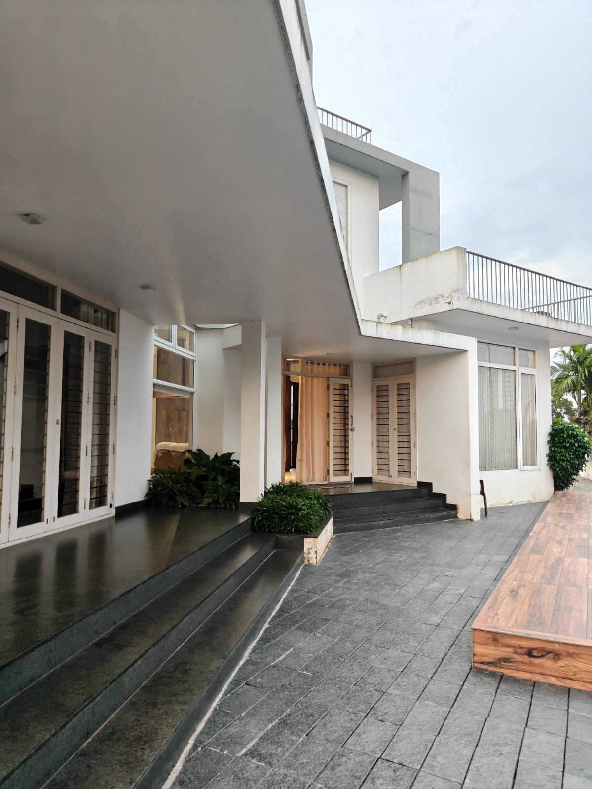 Rosy Villa Homestay – River-Facing Luxury 4 BHK Private Pool Villa for Rent in Kochi - 2