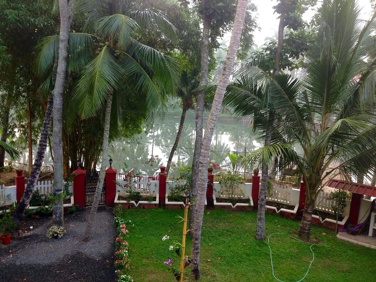 Riverside Inn Muttar - 3 BHK Waterfront Homestay | Alappuzha - 2