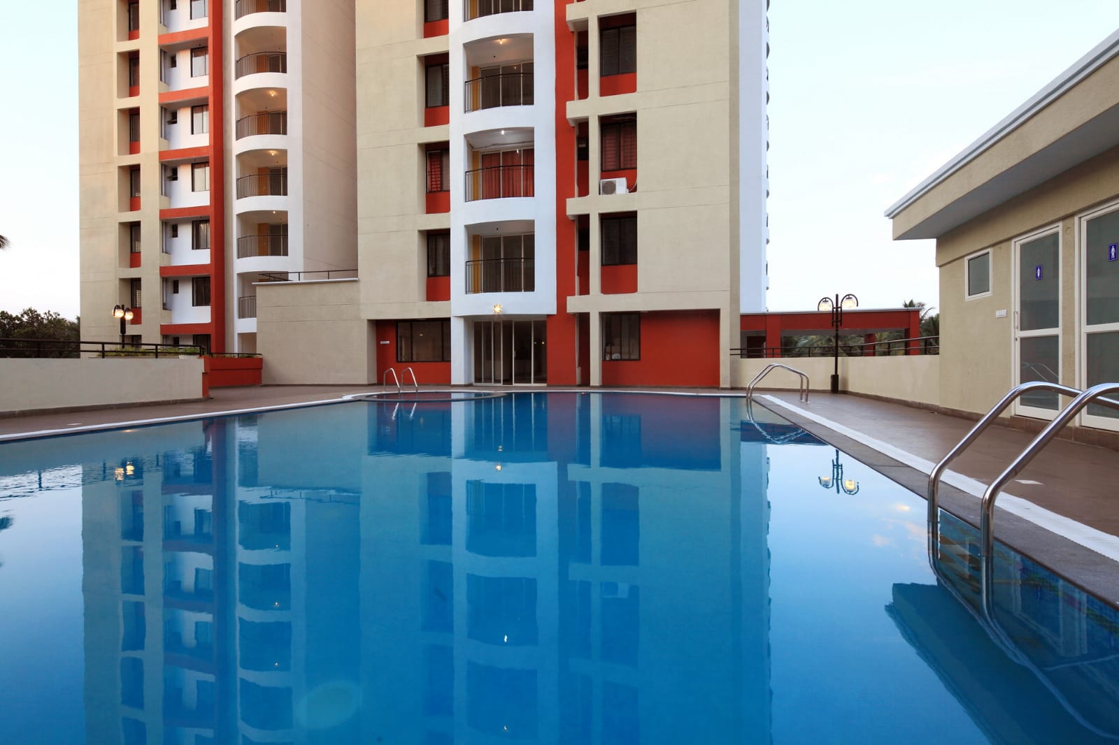 SFS Luxury Duplex Penthouse | 3BR Ensuite - Terrace with Palace Views | Fully Furnished - 18