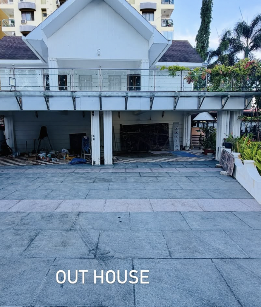 Luxury Independent House in Kadavanthara - 16