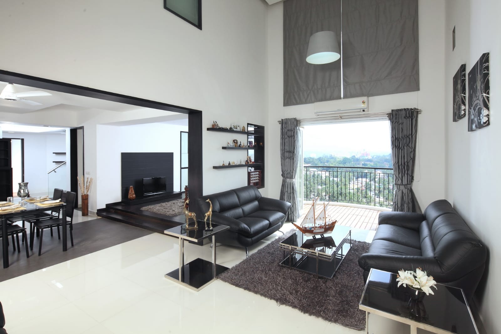SFS Luxury Duplex Penthouse | 3BR Ensuite - Terrace with Palace Views | Fully Furnished - 5