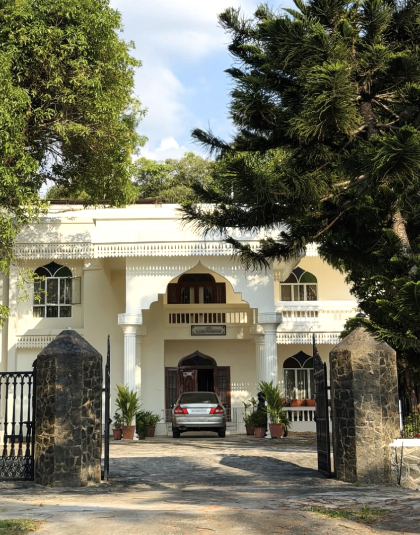 Premium Arabic-Style Waterfront Mansion for Sale – Thrissur - 3