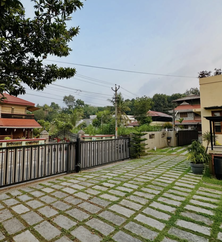 5 BHK Luxury House with Swimming Pool - 9