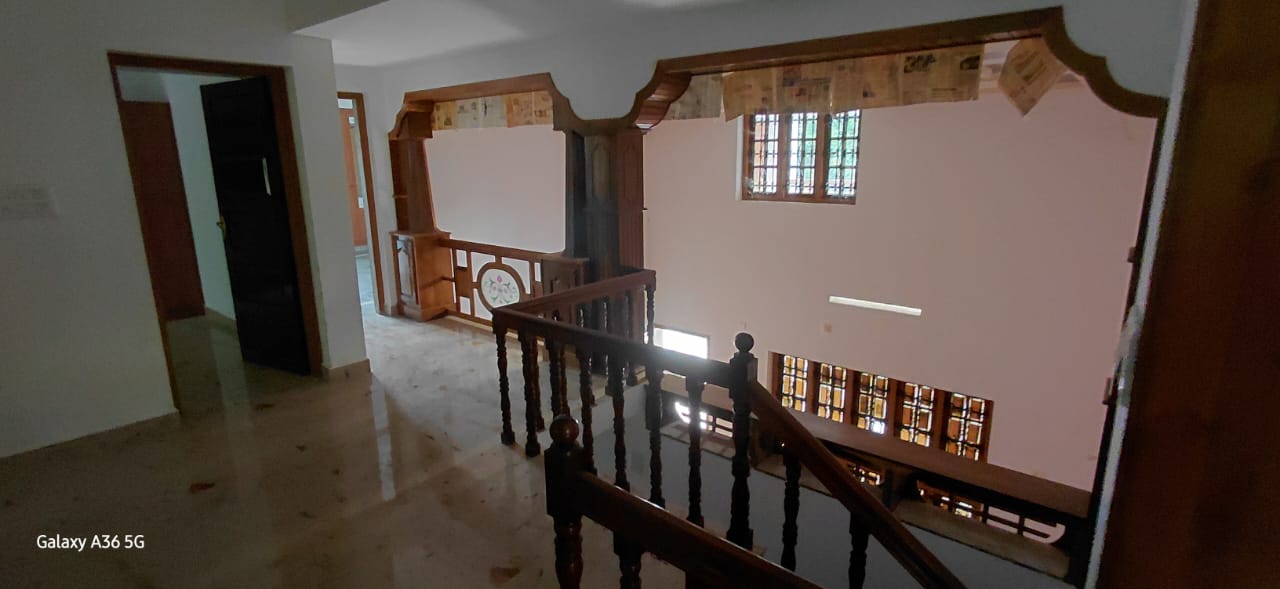 Exotic 6 BHK Luxury Home for Sale – Near Vadavathoor, Kottayam - 10