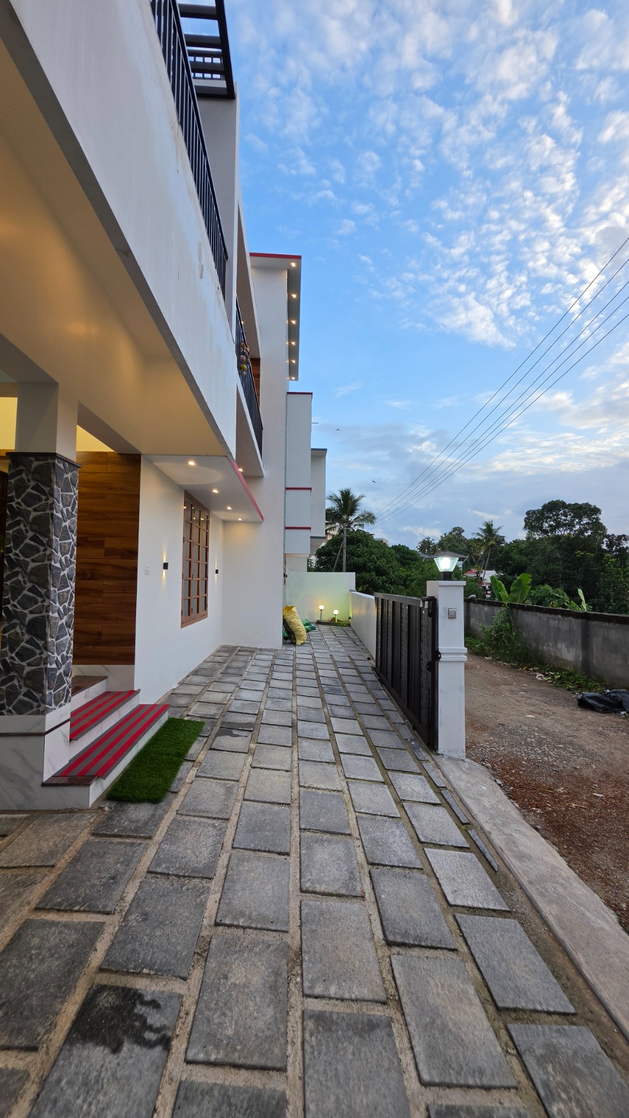 Premium 4 BHK House for Sale – Shankar Nair Road, Near Kundamankadavu - 3