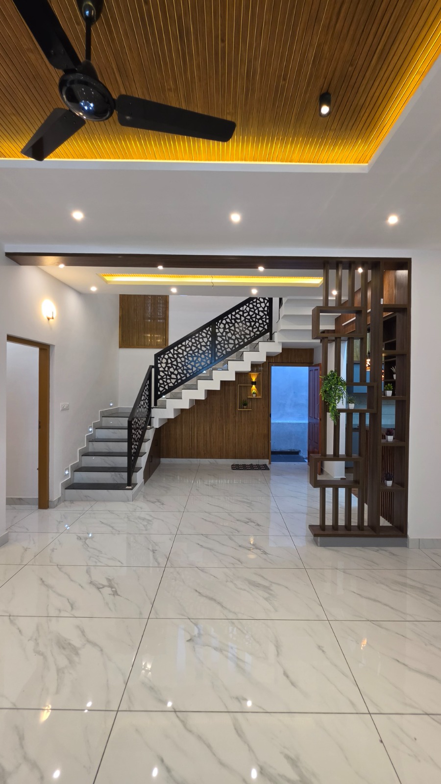 Premium 4 BHK House for Sale – Shankar Nair Road, Near Kundamankadavu - 8
