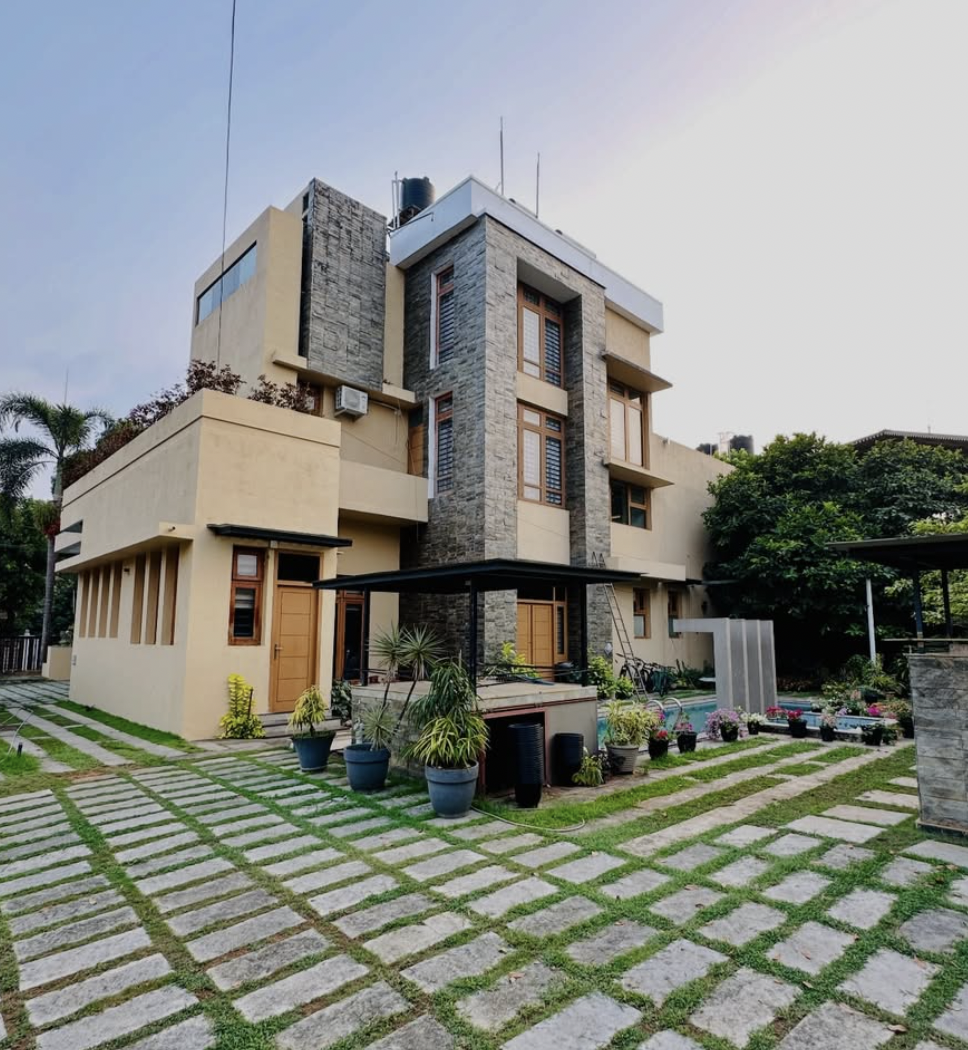 5 BHK Luxury House with Swimming Pool