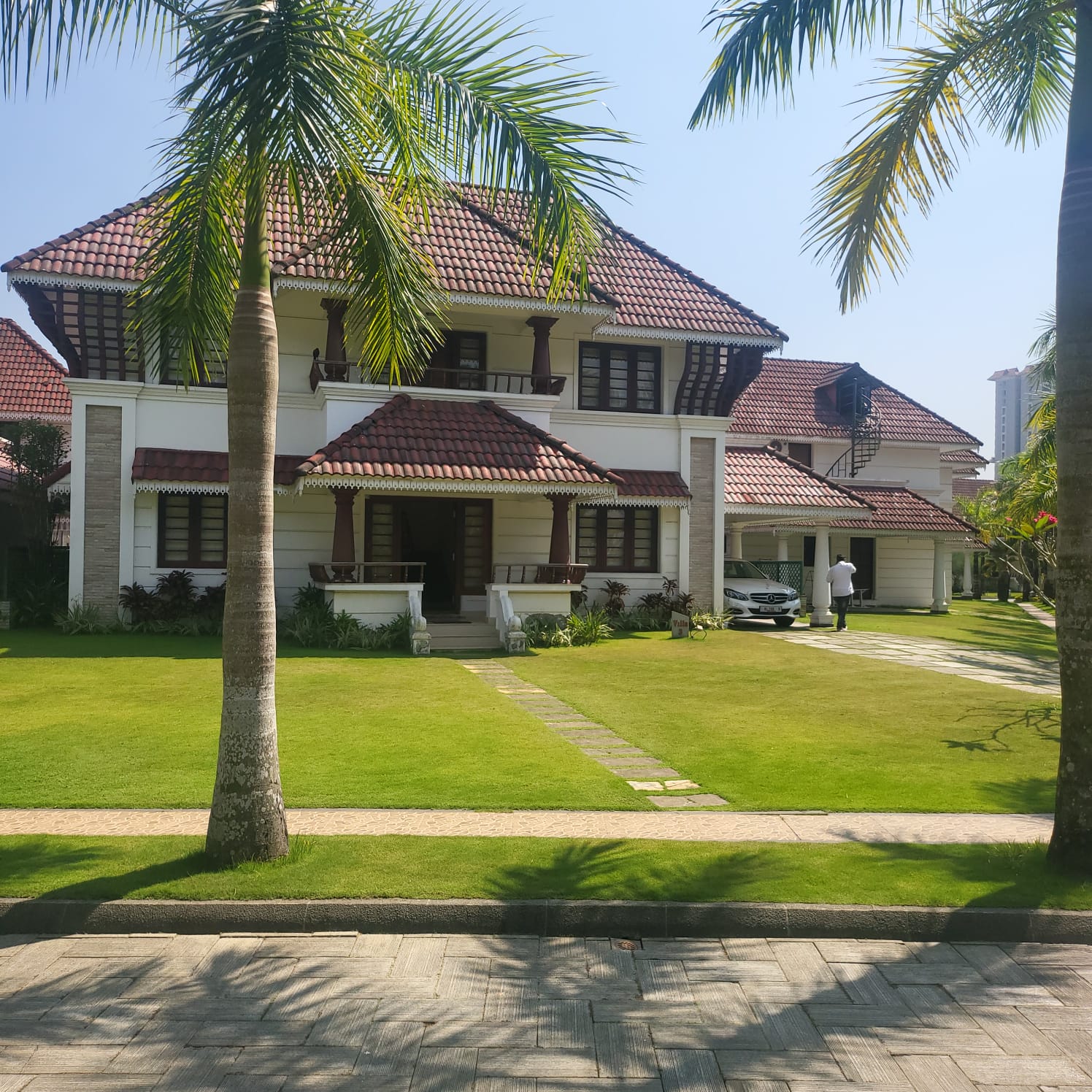 4 BHK Ultra modern Luxury villa- Kent Nalukettu Palm Villa - 2