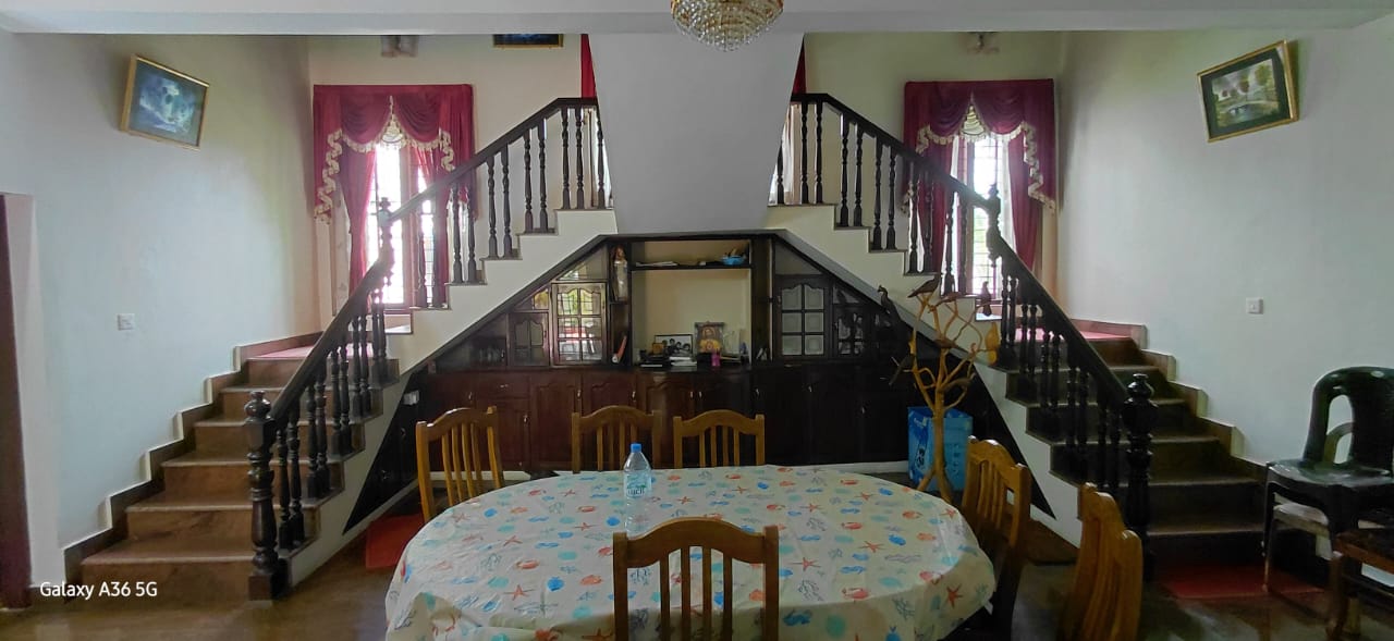 Spacious 4 BHK Home for Sale – Thottakkadu, Puthuppally, Near Kottayam - 3