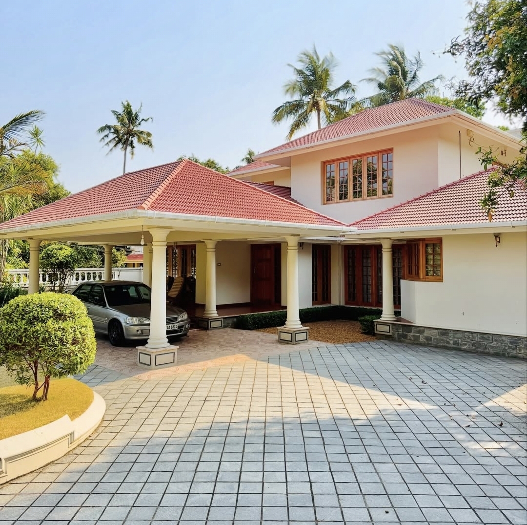 4BHK Kerala Traditional House for Sale – Edappally, Kochi