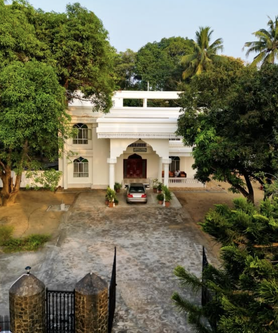 Premium Arabic-Style Waterfront Mansion for Sale – Thrissur - 2