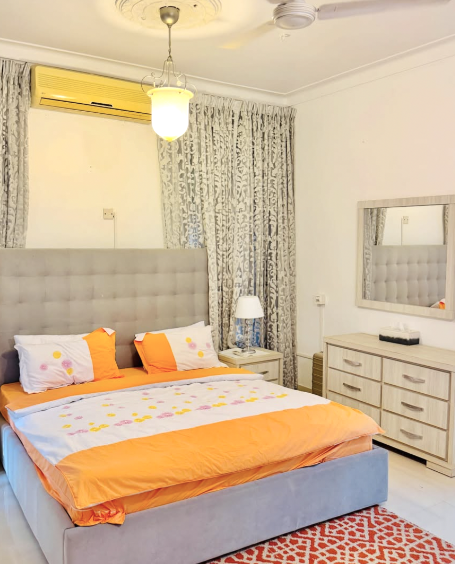 Premium Arabic-Style Waterfront Mansion for Sale – Thrissur - 11