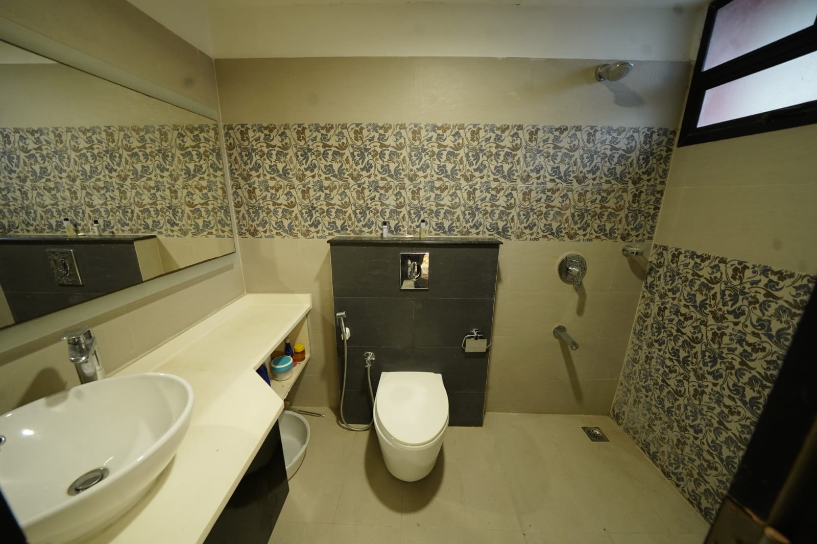 SFS Luxury Duplex Penthouse | 3BR Ensuite - Terrace with Palace Views | Fully Furnished - 14