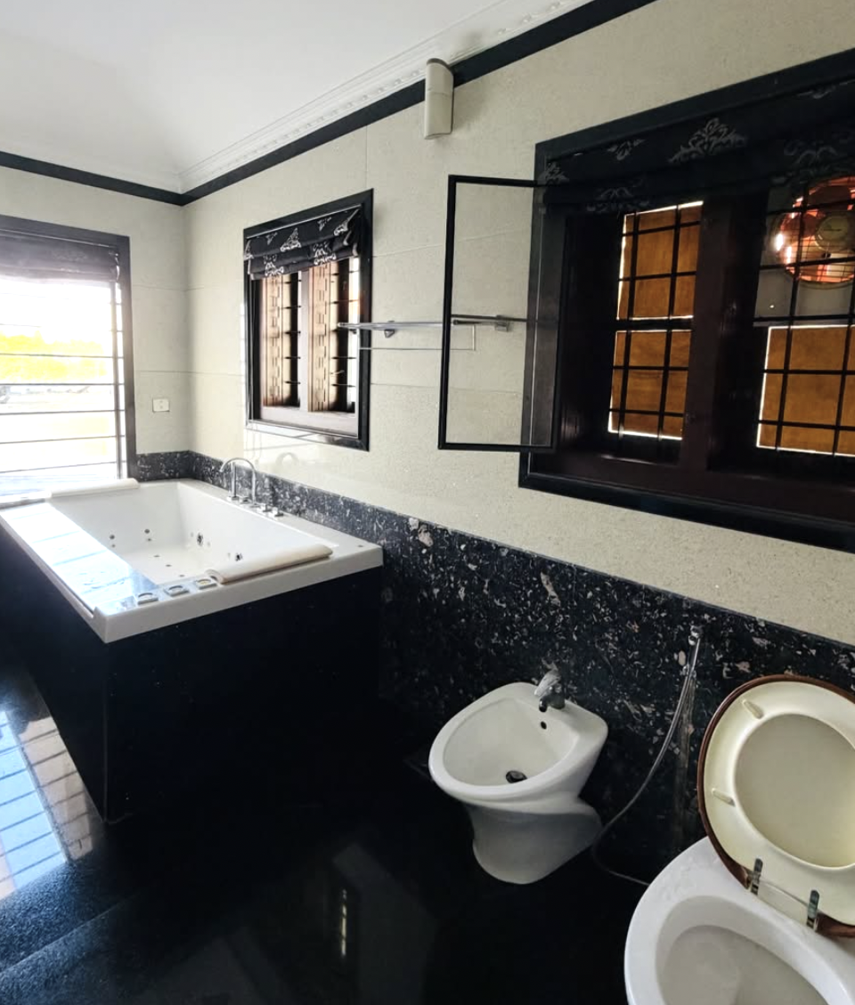 Luxury Independent House in Kadavanthara - 10